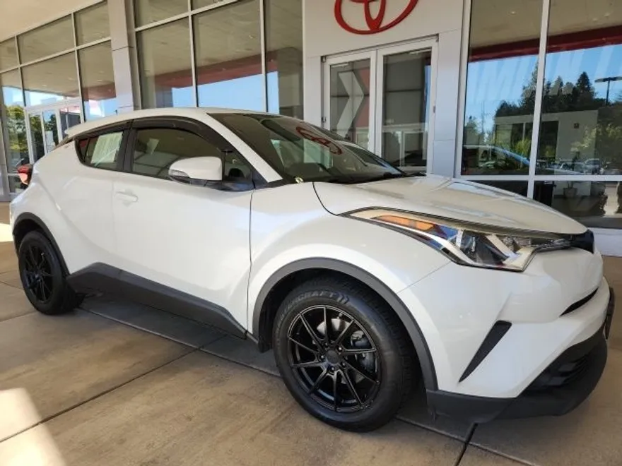 2019 Toyota C-HR XLE Limited photo 1