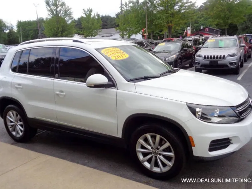 2017 Volkswagen Tiguan Wolfsburg Edition photo 1