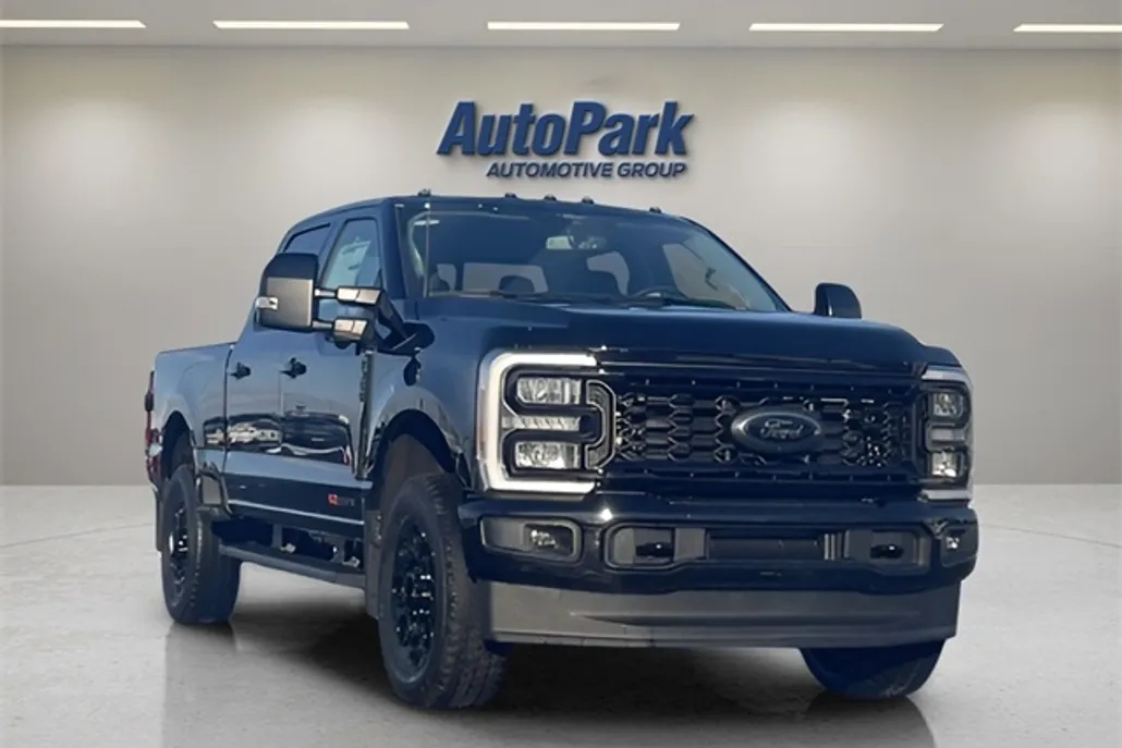 2025 Ford F-350 Lariat photo 1