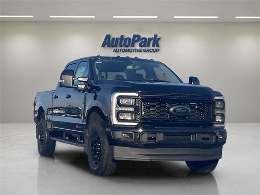 2025 Ford F-350 Lariat photo 1