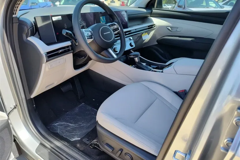 2026 Hyundai Tucson SEL photo 1
