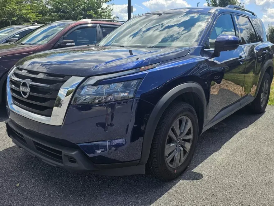 2024 Nissan Pathfinder SV photo 1