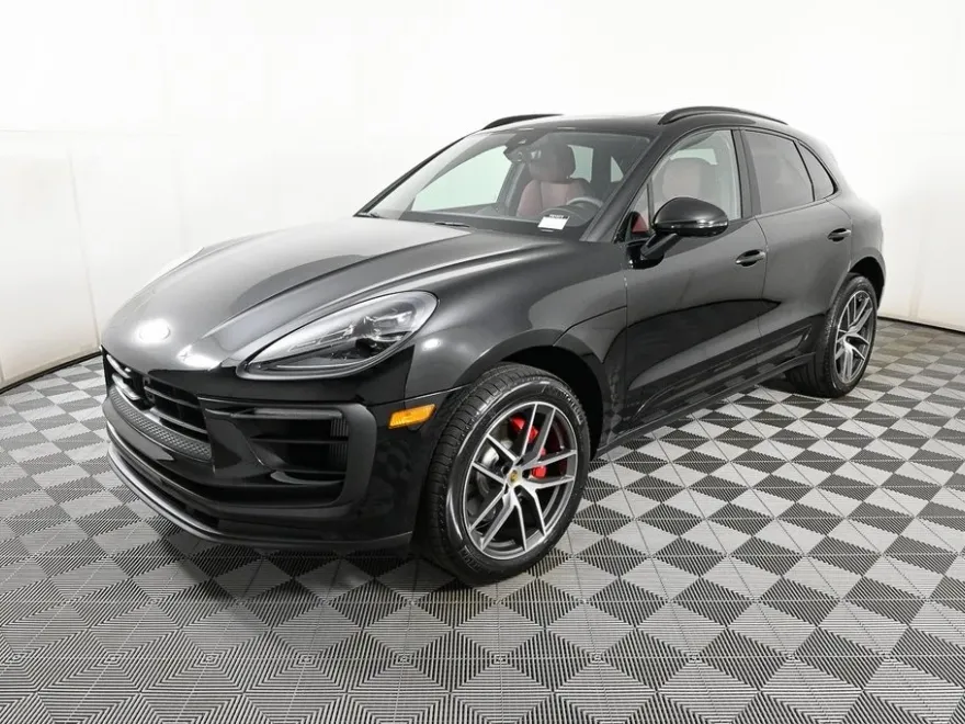2025 Porsche Macan S photo 1