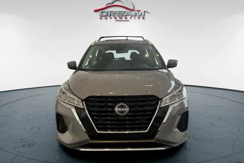 2023 Nissan Kicks SV photo 1