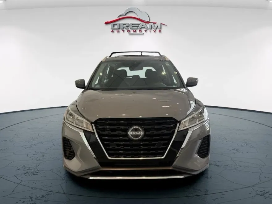 2023 Nissan Kicks SV photo 1