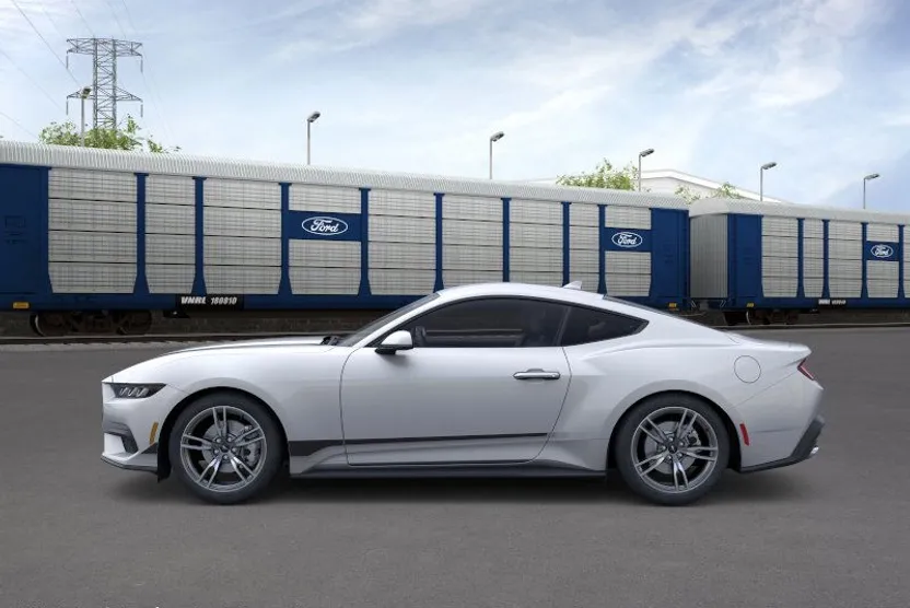 2025 Ford Mustang EcoBoost photo 1