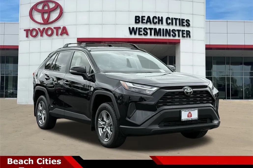 2025 Toyota RAV4 Hybrid LE photo 1