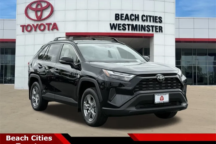 2025 Toyota RAV4 Hybrid LE photo 1