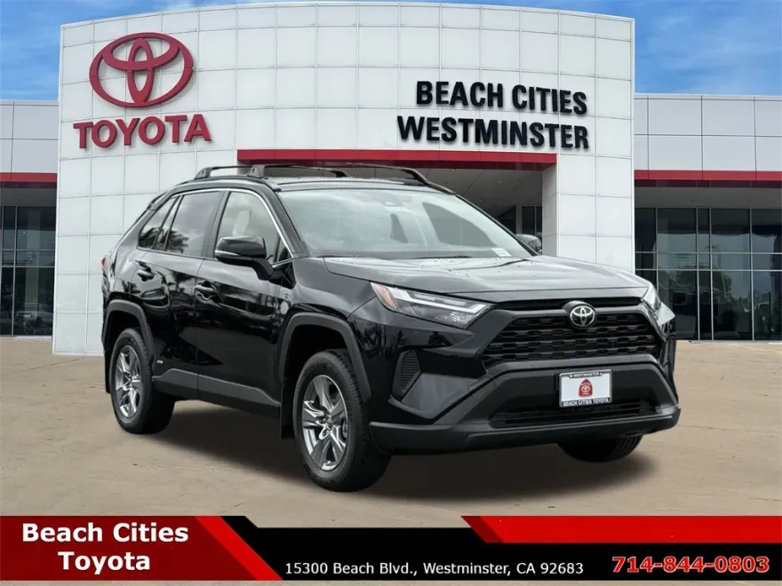 2025 Toyota RAV4 Hybrid LE photo 1