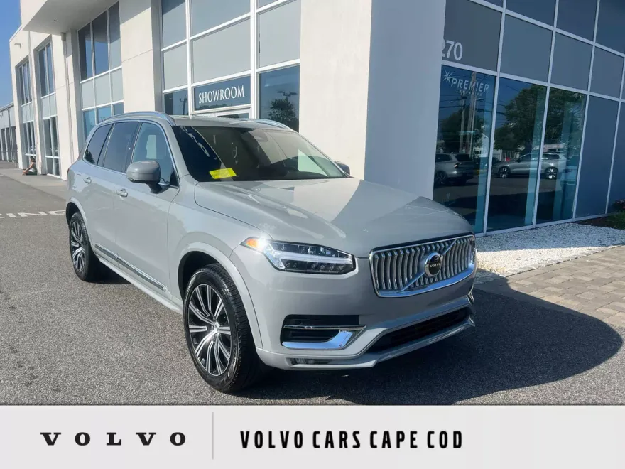 2025 Volvo XC90 B5 Core photo 1