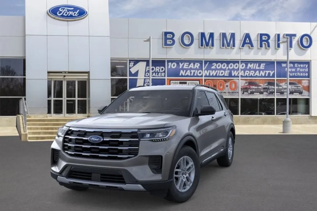 2025 Ford Explorer photo 1