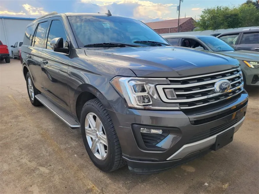 2020 Ford Expedition XLT photo 1