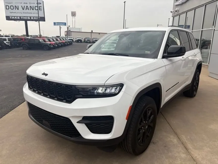 2024 Jeep Grand Cherokee Altitude photo 1