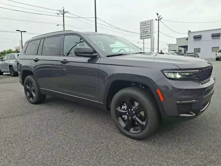 2025 Jeep Grand Cherokee Limited photo 1