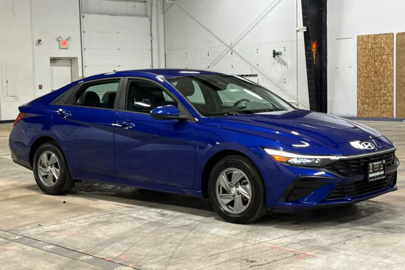 2024 Hyundai Elantra SE photo 1