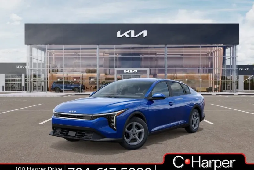 2025 Kia K4 LXS photo 1