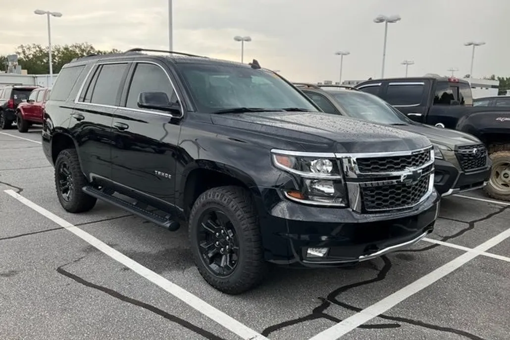 2020 Chevrolet Tahoe LT photo 1