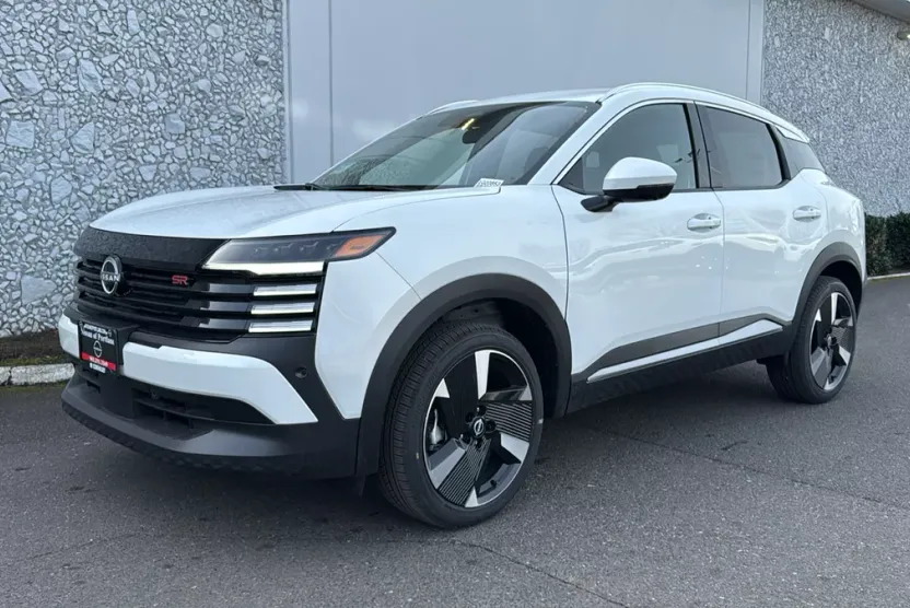 2025 Nissan Kicks SR photo 1