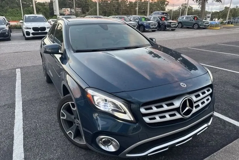 2020 Mercedes Benz GLA 250 photo 1