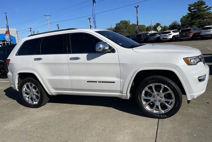 2020 Jeep Grand Cherokee Overland photo 1