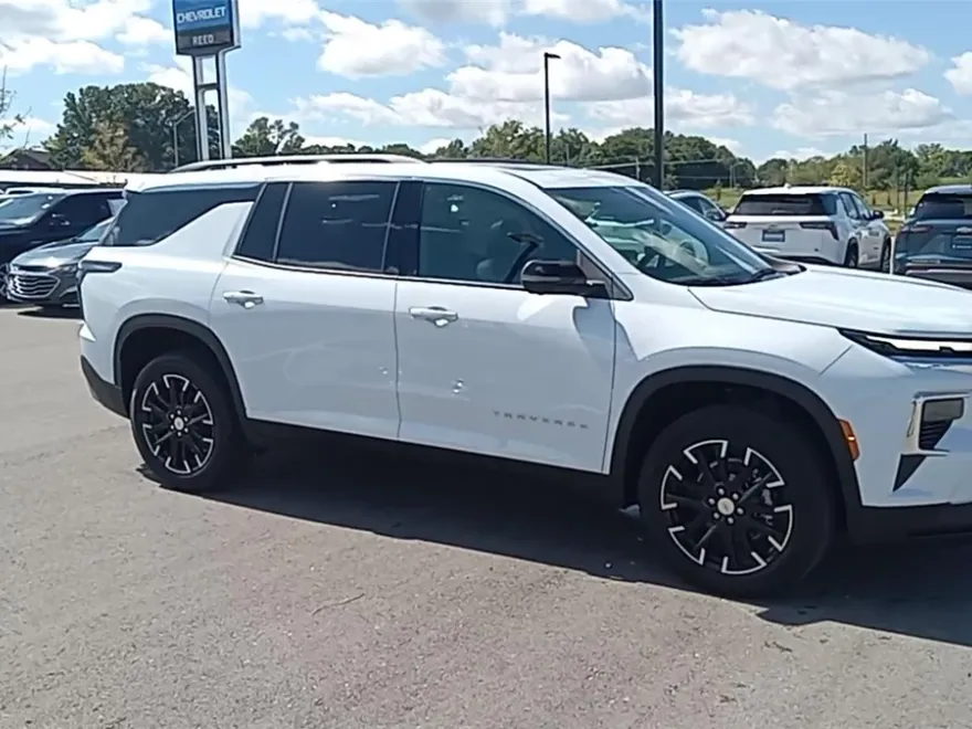 2026 Chevrolet Traverse photo 1