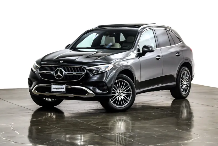 2024 Mercedes Benz GLC 300 4MATIC photo 1