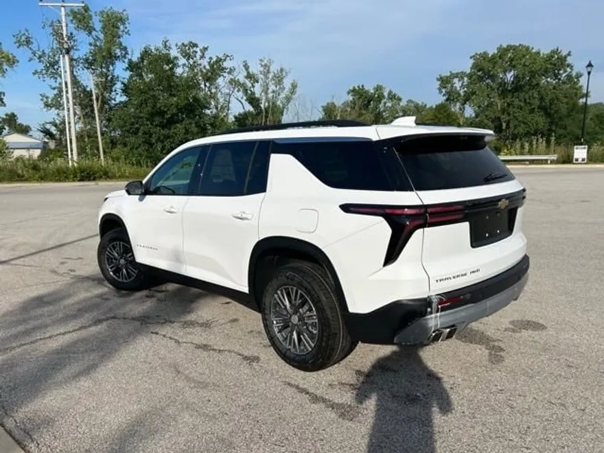 2026 Chevrolet Traverse photo 1