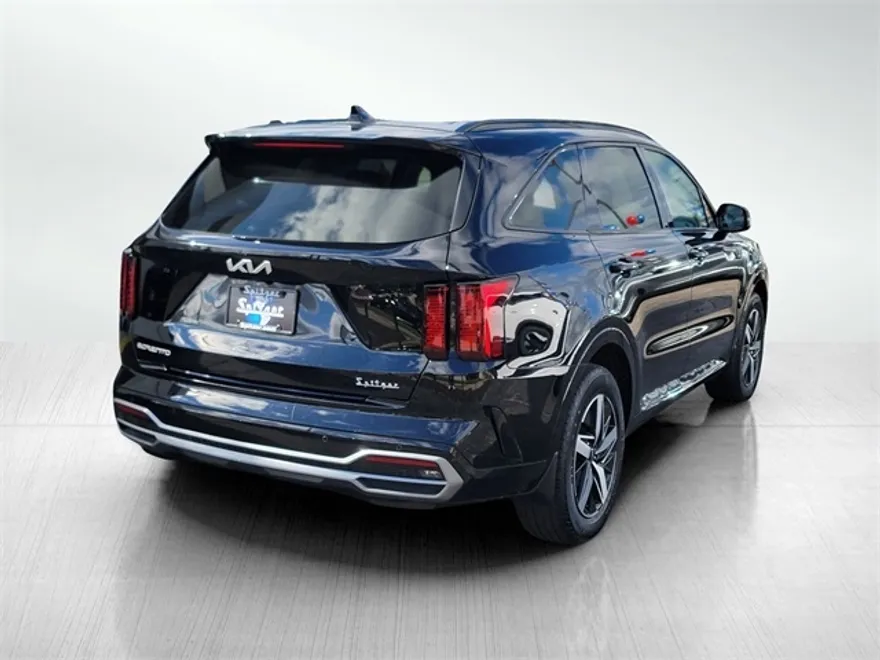 2023 Kia Sorento S photo 1