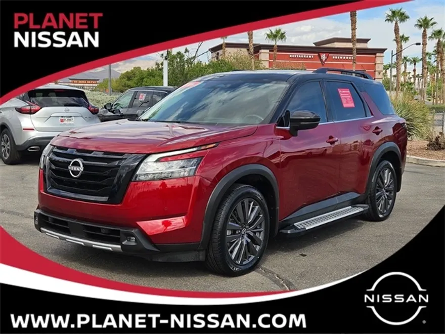 2022 Nissan Pathfinder SL photo 1