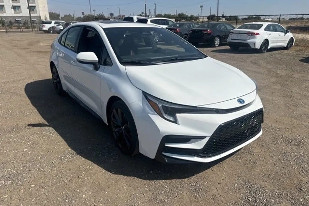 2025 Toyota Corolla Hybrid SE photo 1