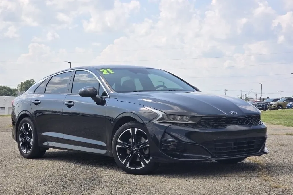 2021 Kia K5 GT-Line photo 1