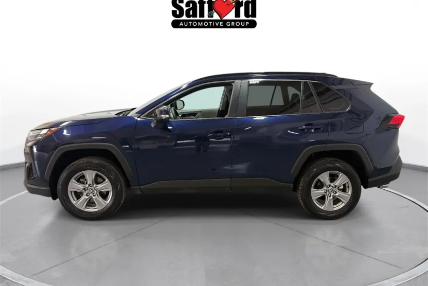 2024 Toyota RAV4 XLE photo 1