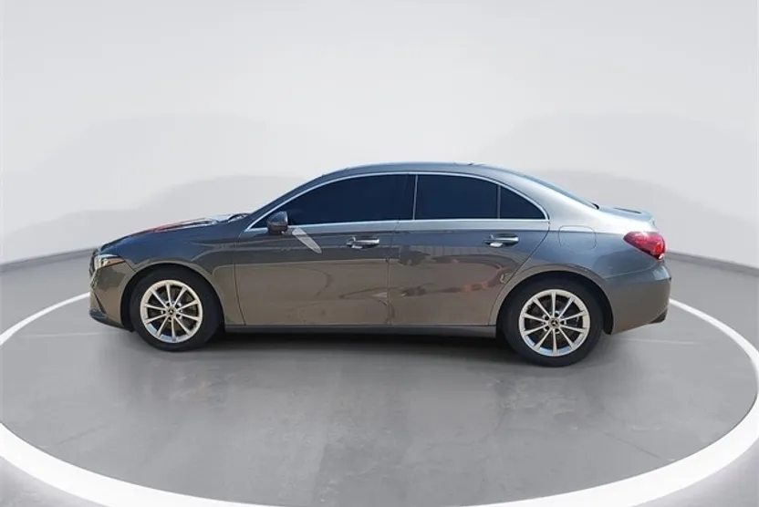 2021 Mercedes Benz A 220 photo 1