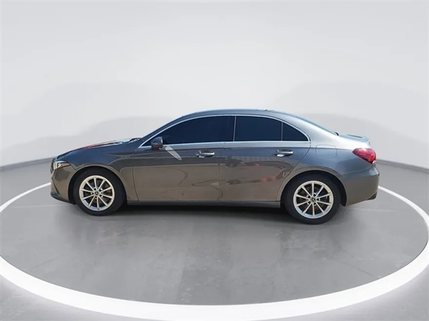 2021 Mercedes Benz A 220 photo 1