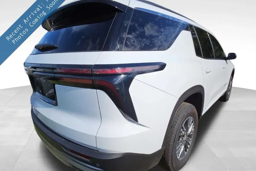 2025 Chevrolet Traverse photo 1