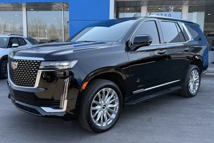 2024 Cadillac Escalade Premium Luxury photo 1