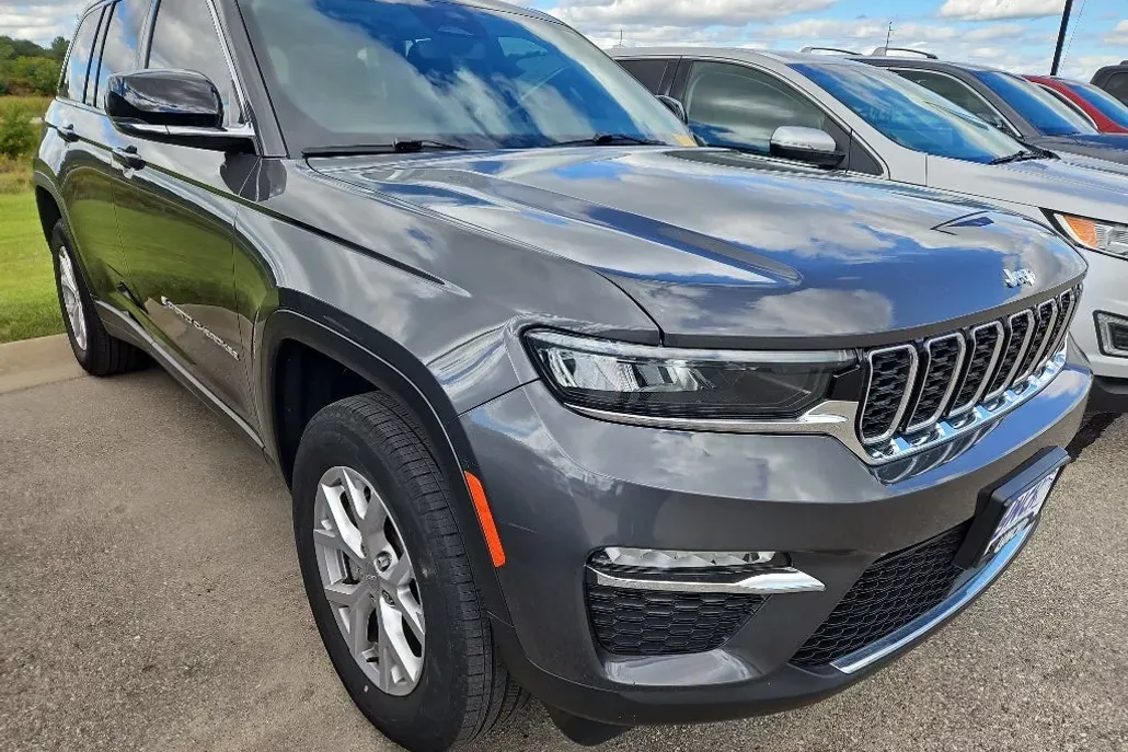 2022 Jeep Grand Cherokee Limited photo 1