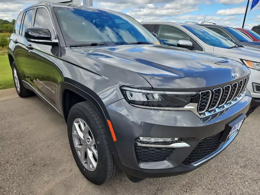 2022 Jeep Grand Cherokee Limited photo 1