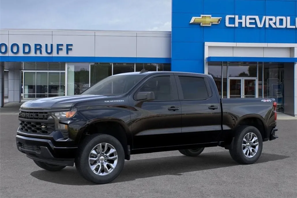 2025 Chevrolet Silverado 1500 Custom photo 1