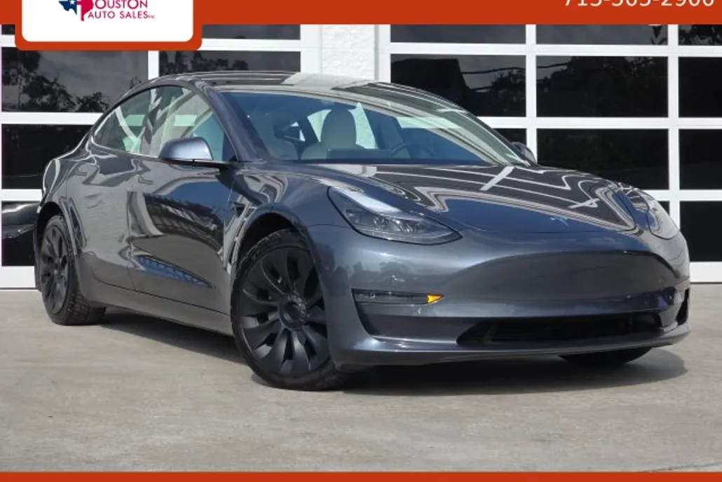 2022 Tesla Model 3 Long Range photo 1