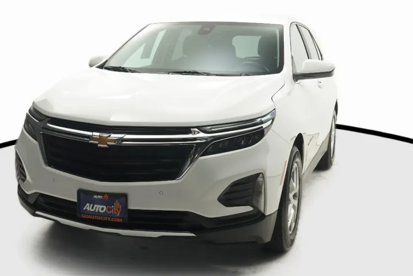 2024 Chevrolet Equinox LT photo 1