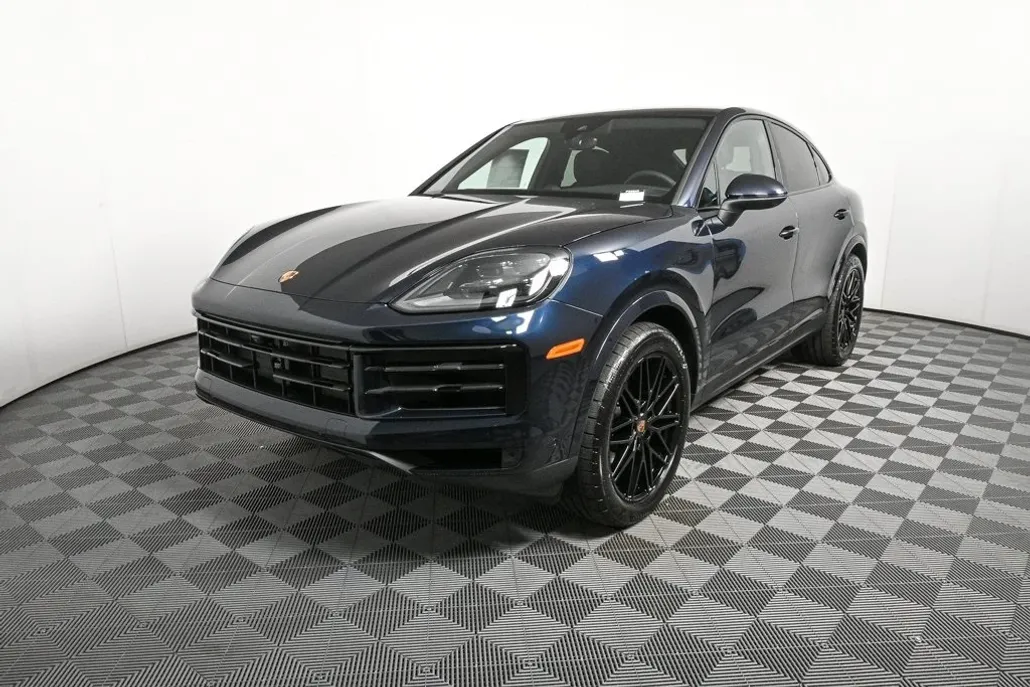 2026 Porsche Cayenne Coupe photo 1