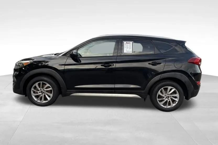 2017 Hyundai Tucson SE photo 1