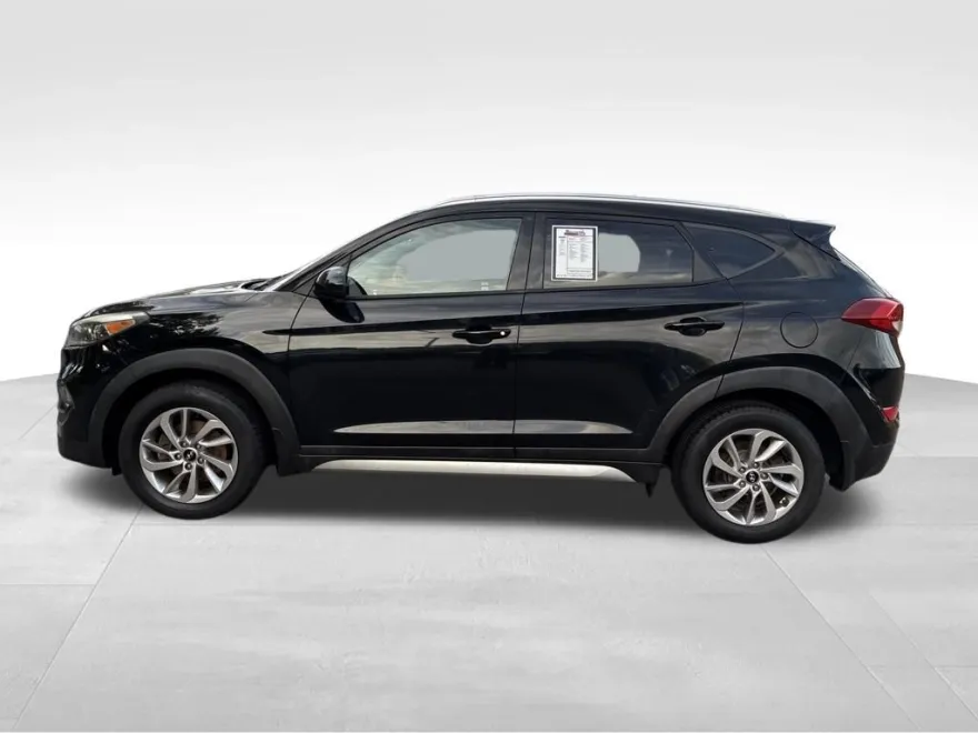 2017 Hyundai Tucson SE photo 1