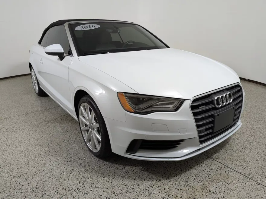 2016 Audi A3 2.0T Plus photo 1