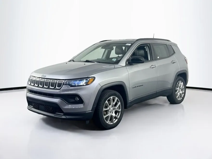 2022 Jeep Compass Latitude Lux photo 1