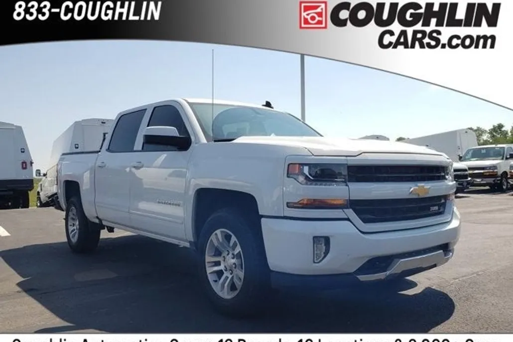 2017 Chevrolet Silverado 1500 LT photo 1