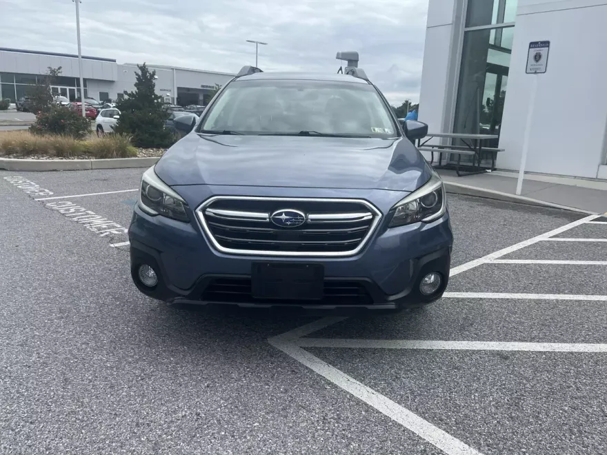 2018 Subaru Outback 2.5i Premium photo 1