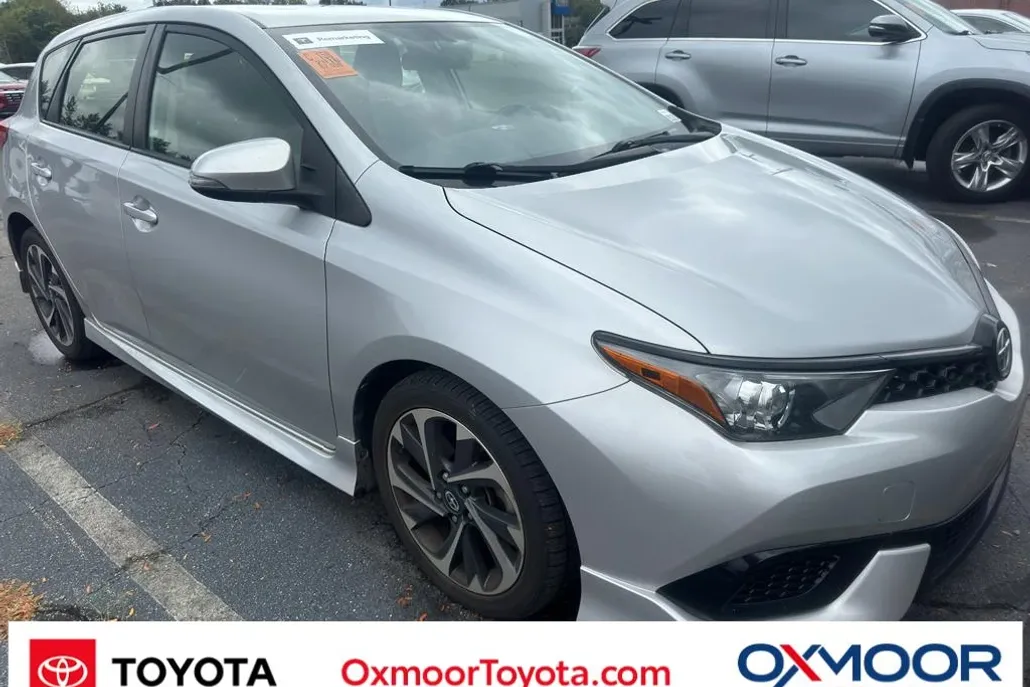 2016 Scion iM Base photo 1