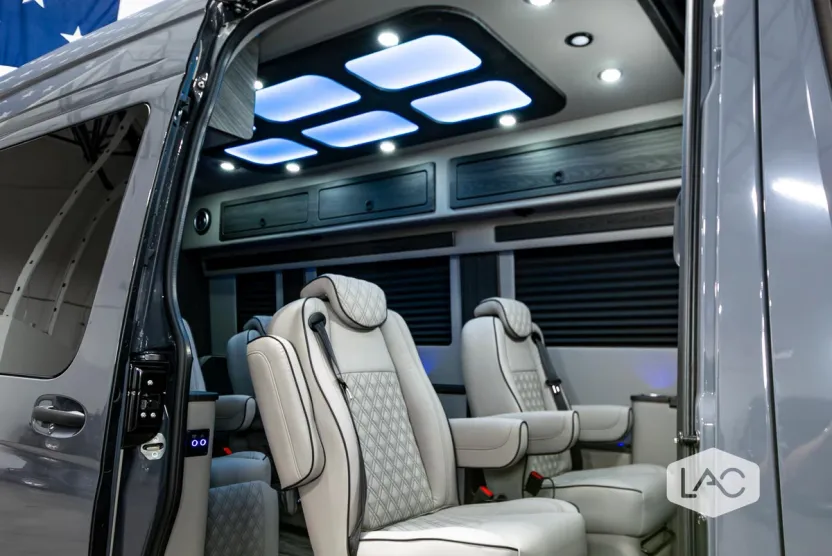 2025 Mercedes Benz Sprinter 3500 photo 1